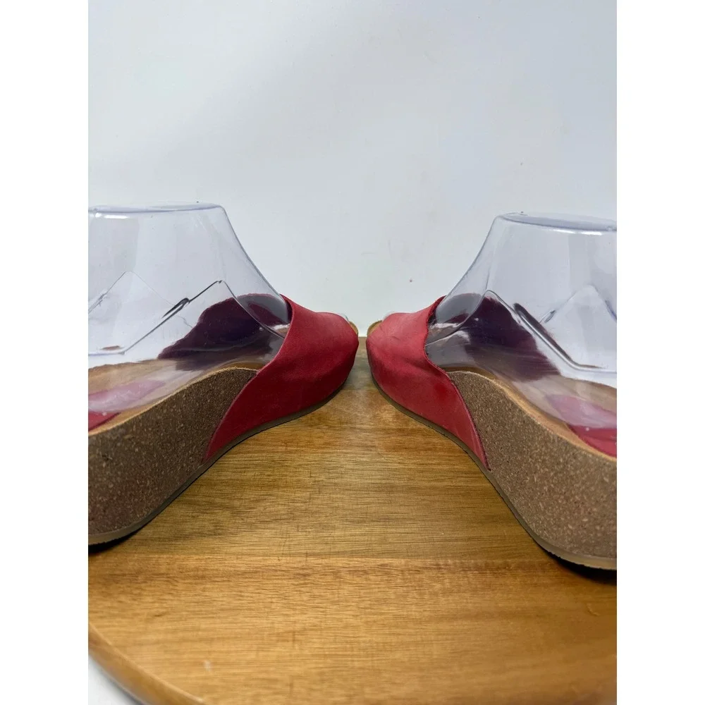 Miz Mooz Red Leather Wedge Platform Sandals Women's‎ Size 40 Slip On US 9